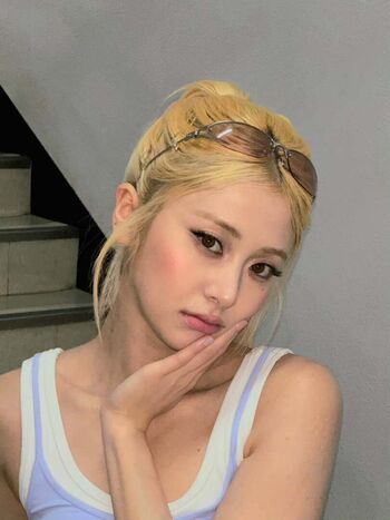 Huh Yunjin 허윤진