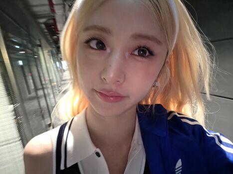 Huh Yunjin 허윤진
