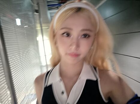 Huh Yunjin 허윤진