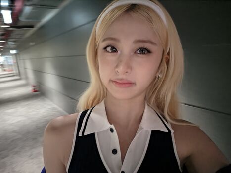 Huh Yunjin 허윤진
