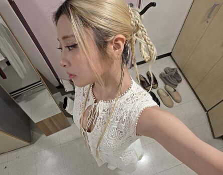 Full leaked Huh yunjin private onlyfans photo