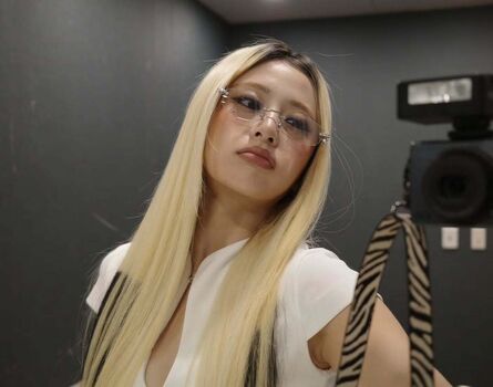 Full leaked Huh yunjin private onlyfans photo