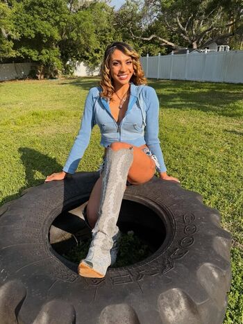 Full leaked Hustle goddess private onlyfans photo
