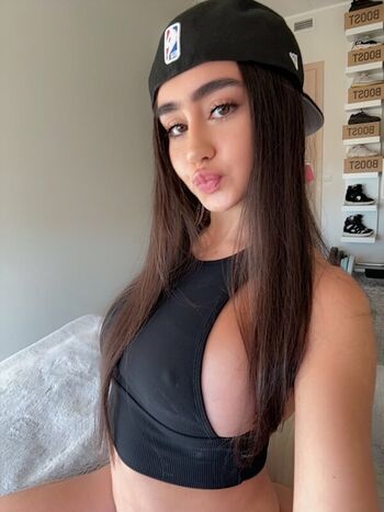 Full leaked Husvjjal private onlyfans photo