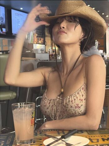 Full leaked Hwasa private onlyfans photo