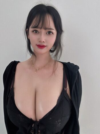 Full leaked Hyo private onlyfans photo