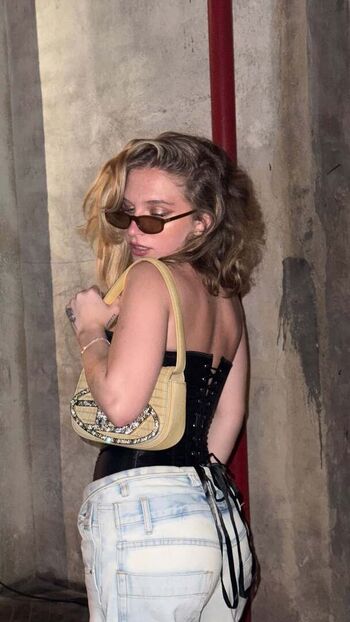 Full leaked Iamcarlavoicu page private onlyfans photo