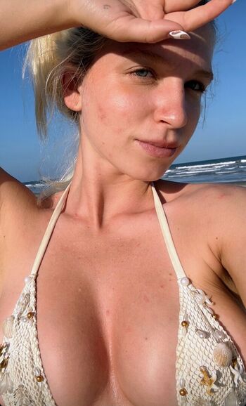 Full leaked Iamcarlavoicu private onlyfans photo