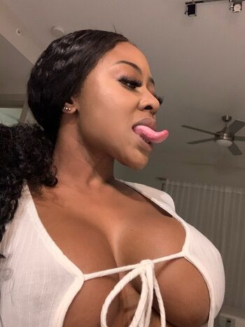 Full leaked Iamsnowblack private onlyfans photo