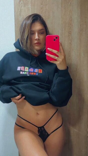 Full leaked Ilauravelasquez private onlyfans photo