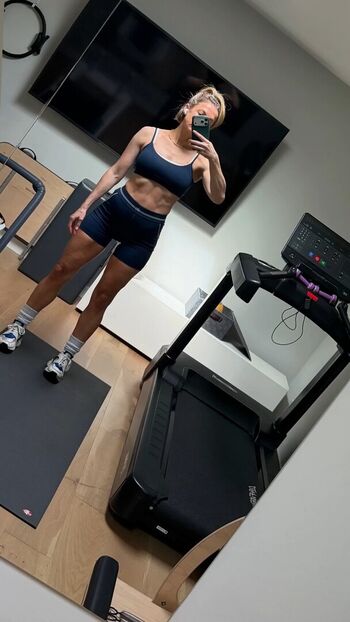 Full leaked Iliza shlesinger private onlyfans photo