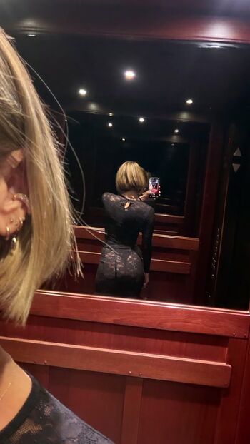 Full leaked Iliza shlesinger private onlyfans photo
