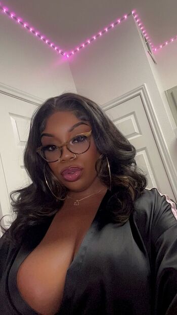 Full leaked Ilooklikebaae private onlyfans photo