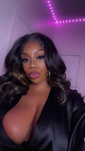 Full leaked Ilooklikebaae private onlyfans photo