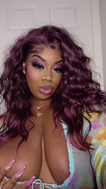 Full leaked Ilooklikebaae private onlyfans photo