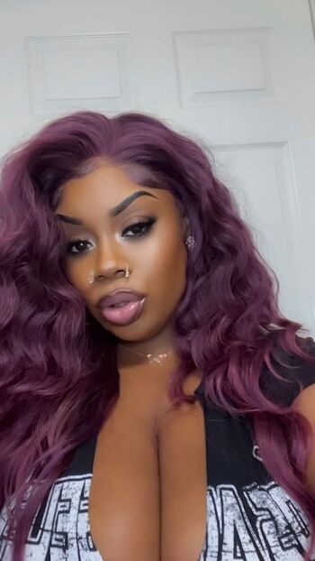 Full leaked Ilooklikebaae private onlyfans photo