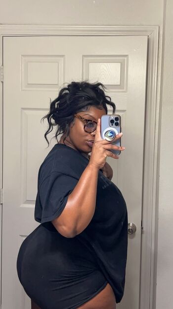 Full leaked Ilooklikebaae private onlyfans photo