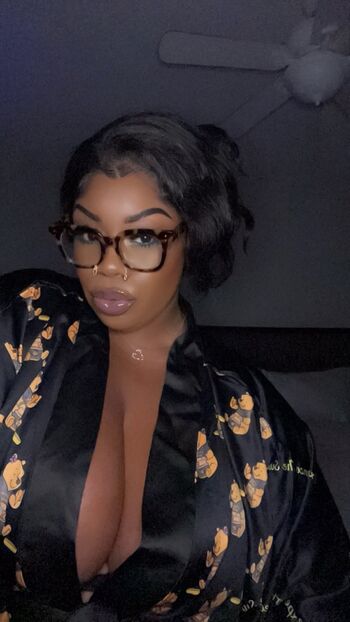 Full leaked Ilooklikebaae private onlyfans photo