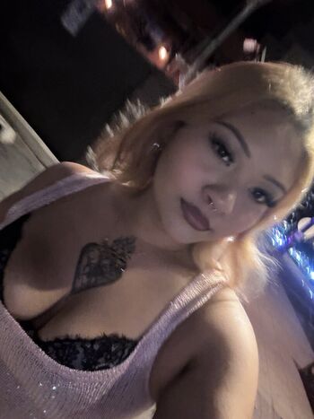 Full leaked Iluvfatitties private onlyfans photo