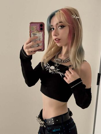 Full leaked Iluvmeww page private onlyfans photo