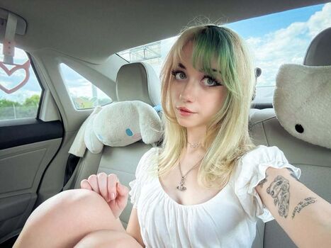 Full leaked Iluvmeww page private onlyfans photo