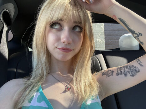 Full leaked Iluvmeww page private onlyfans photo