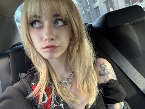 Full leaked Iluvmeww page private onlyfans photo