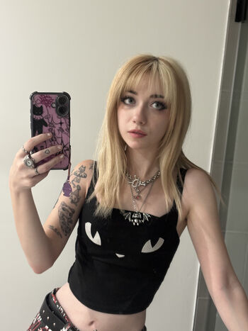 Full leaked Iluvmeww page private onlyfans photo