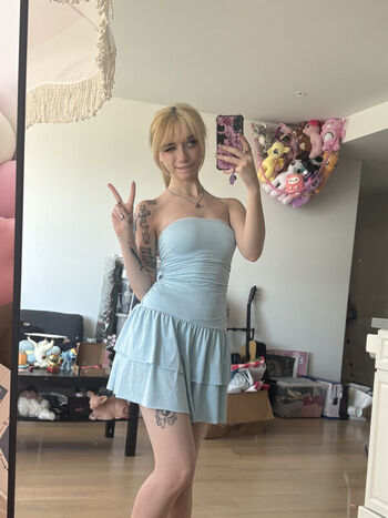 Full leaked Iluvmeww page private onlyfans photo