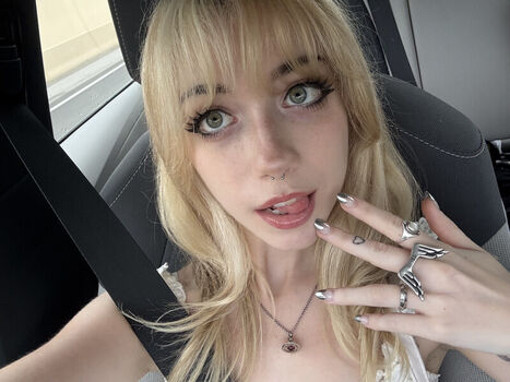 Full leaked Iluvmeww page private onlyfans photo