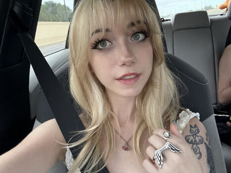 Full leaked Iluvmeww page private onlyfans photo