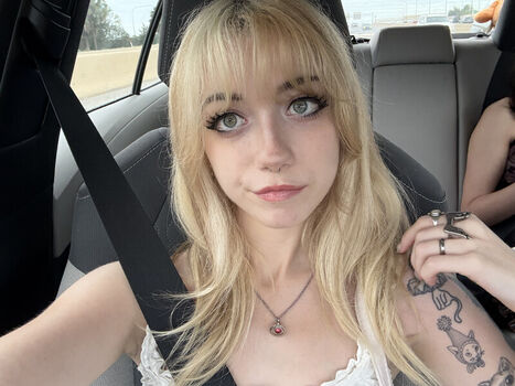 Full leaked Iluvmeww page private onlyfans photo