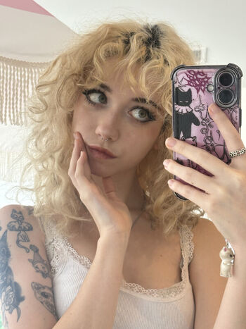 Full leaked Iluvmeww page private onlyfans photo