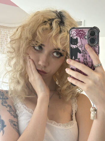 Full leaked Iluvmeww page private onlyfans photo