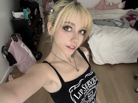 Full leaked Iluvmeww page private onlyfans photo