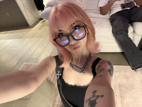 Full leaked Iluvmeww private onlyfans photo