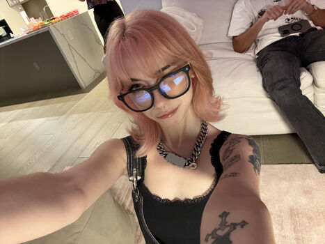 Full leaked Iluvmeww private onlyfans photo