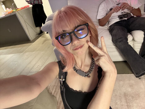 Full leaked Iluvmeww private onlyfans photo