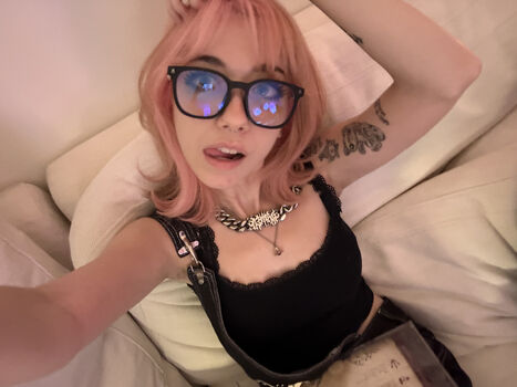 Full leaked Iluvmeww private onlyfans photo