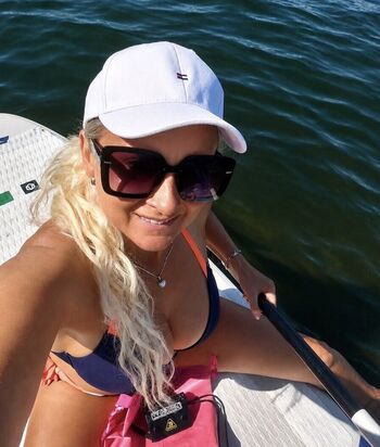 Incredible Milf