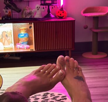 Full leaked Inked feet page private onlyfans photo