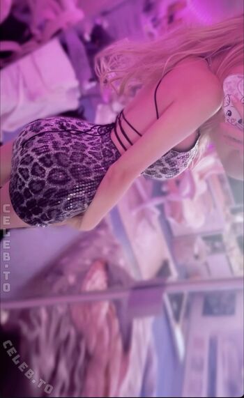 Full leaked Introvertierte private onlyfans photo