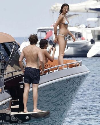 Full leaked Irina shayk  page private onlyfans photo