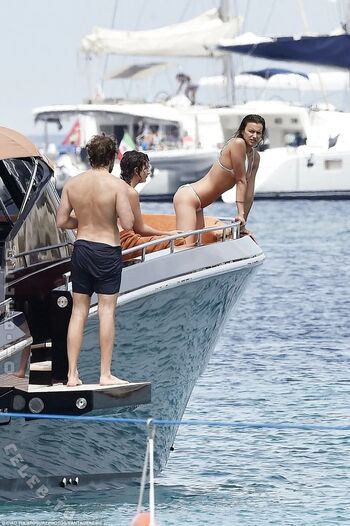 Full leaked Irina shayk  page private onlyfans photo