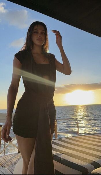 Full leaked Iris mittenaere page private onlyfans photo