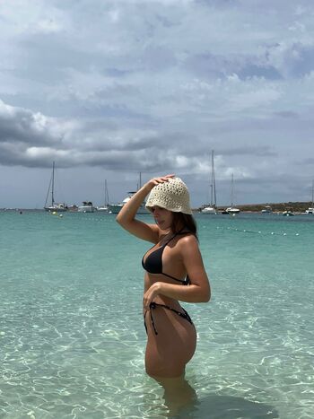 Isa Brunelli aka isabrunellii