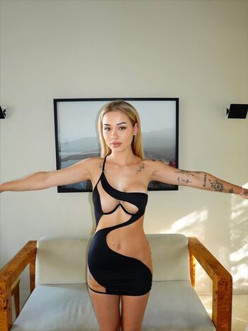 Full leaked Isabella urbzz private onlyfans photo