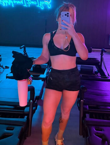 Full leaked Isla dawn private onlyfans photo
