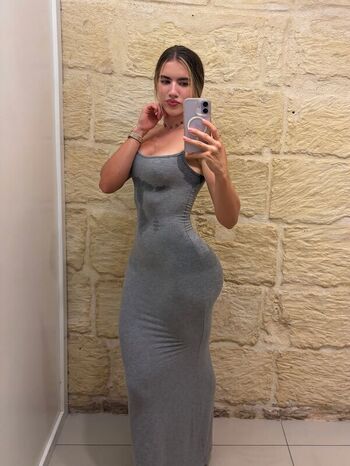 Full leaked Isla mayla private onlyfans photo