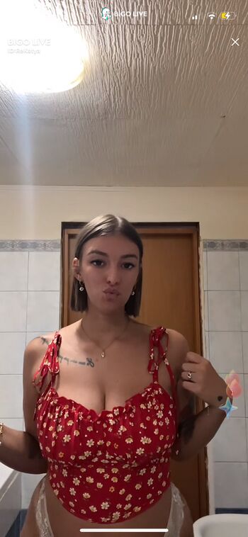 Full leaked Italian girls private onlyfans photo
